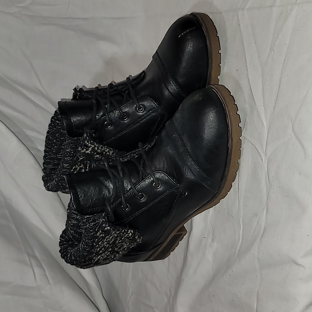 REFRESH WYNNE-01 Women's Combat Style Lace Up Ankle Bootie Brown Size 9